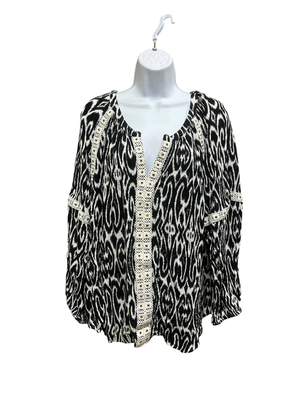 INC International Concepts | Boho Ikat Print Blouse Grommet Trim Size 1X